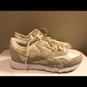 Nude Reebok Vintage Tennis Shoes (size 6)